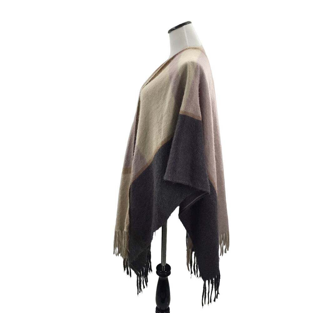 Woolrich Raegan Plaid Cozy Blanket Wrap - Picture 6 of 9